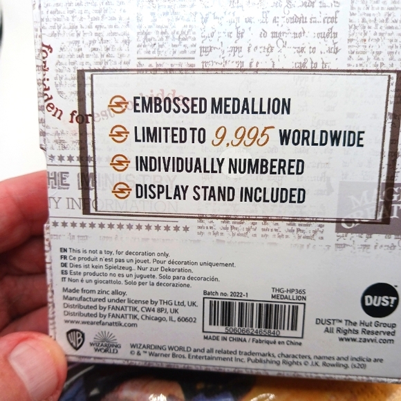 Harry Potter Limited Edition Knight Bus Medallion + Lord Voldemort Coin New - Picture 4 of 12